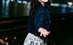 别乱动不然疼的是你